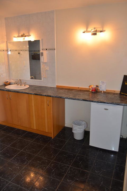 Arkana Motor Inn & Terrace Apartments - Mackay Tourism 37