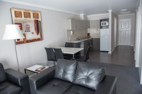 Arkana Motor Inn & Terrace Apartments - Mackay Tourism 24