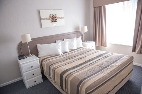 Arkana Motor Inn & Terrace Apartments - Mackay Tourism 20