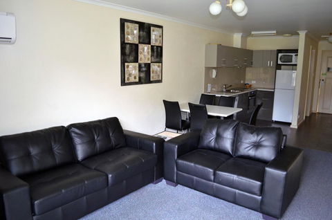 Arkana Motor Inn & Terrace Apartments - Mackay Tourism 34