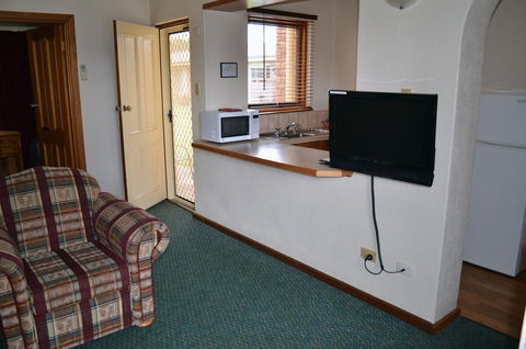 Arkana Motor Inn & Terrace Apartments - Mackay Tourism 35