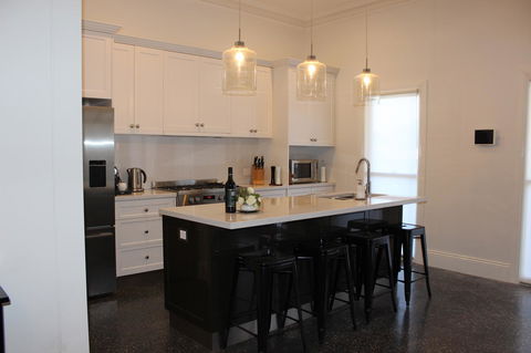 Barossa Bed & Breakfast - Mackay Tourism 4