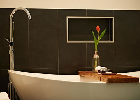 Barossa Bed & Breakfast - Mackay Tourism 6