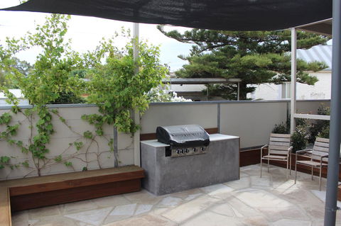 Barossa Bed & Breakfast - Mackay Tourism 12