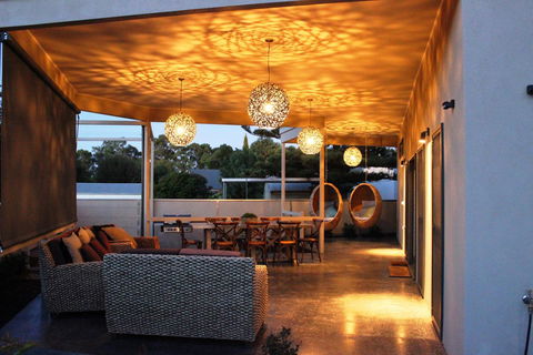 Barossa Bed & Breakfast - Mackay Tourism 14