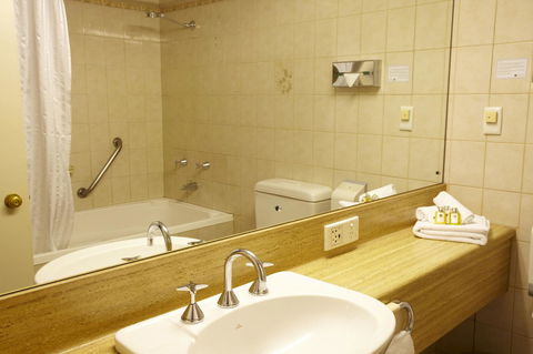 Comfort Hotel Adelaide Meridien - Mackay Tourism 12