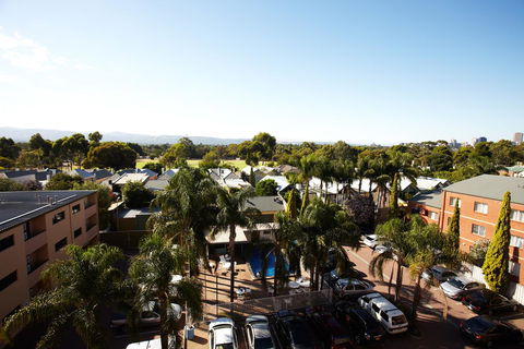 Comfort Hotel Adelaide Meridien - Mackay Tourism 2
