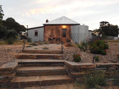 Cooks Cottage - Mackay Tourism 0