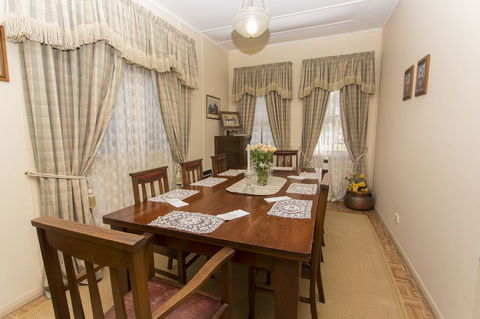 Tanunda Cottages - Mackay Tourism 11