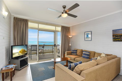 The Dolphins Beachfront Apartments - Mackay Tourism 13