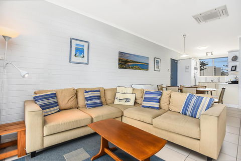 The Dolphins Beachfront Apartments - Mackay Tourism 11