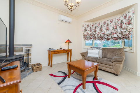 Barossa Vineyard Cottages - Mackay Tourism 18