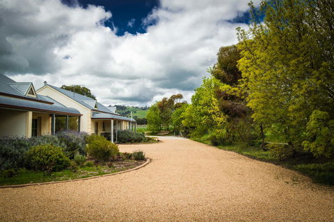 Barossa Vineyard Cottages - Mackay Tourism 38