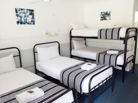 Arcadia Motel - Mackay Tourism 11