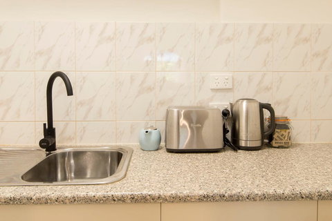 The Manor Basket Range - Mackay Tourism 9