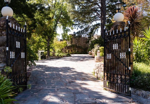 The Manor Basket Range - Mackay Tourism 14