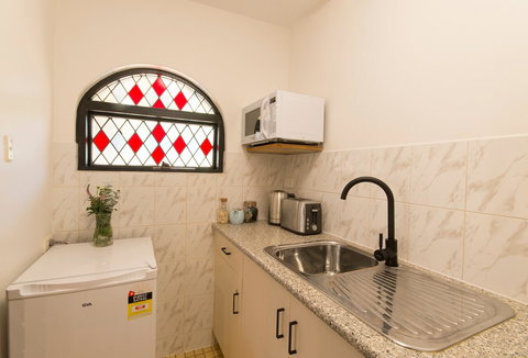 The Manor Basket Range - Mackay Tourism 5