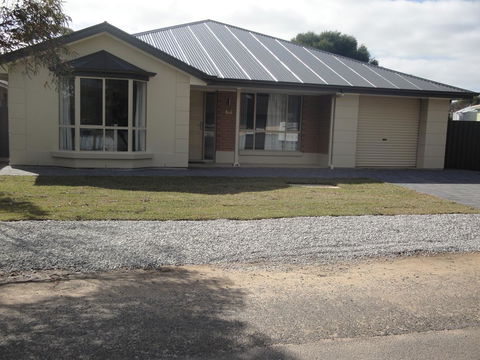 White Sands Retreat - Mackay Tourism 0