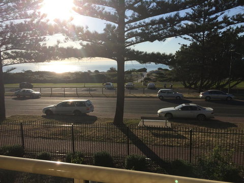 Adelaide - Semaphore Beach Front - Mackay Tourism 8