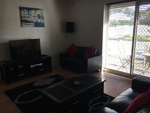 Adelaide - Semaphore Beach Front - Mackay Tourism 2