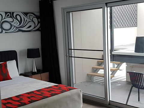 Semaphore Splash Apartments - Mackay Tourism 9