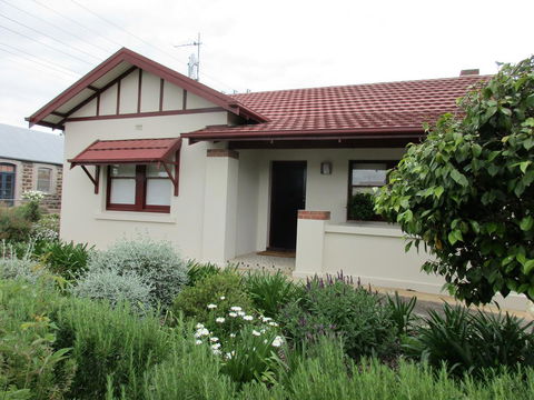 Mataro Cottage - Mackay Tourism 0