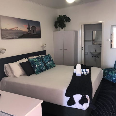 OCEAN BREEZE MOTEL - Mackay Tourism 2