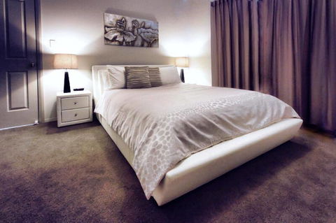 Casavino Luxury Villa - Mackay Tourism 5