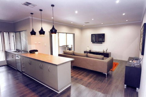 Casavino Luxury Villa - Mackay Tourism 35