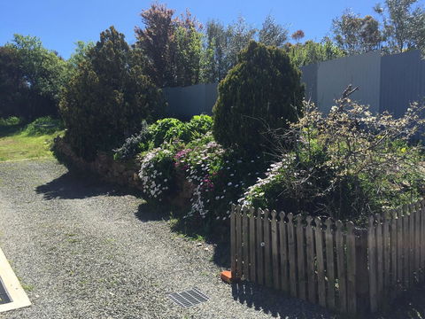 Lavender Cottage B&B - Mackay Tourism 0