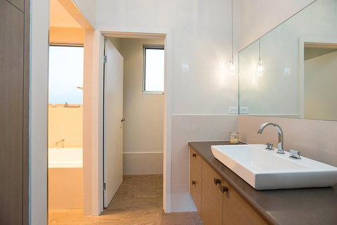 Lavina Luxury Beach House - Mackay Tourism 27