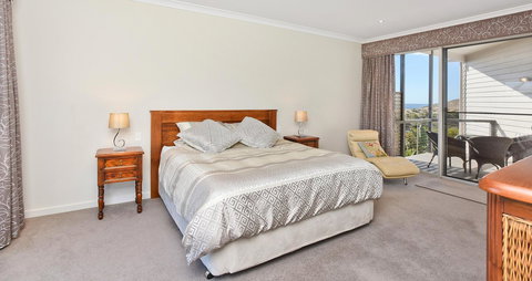 Lavina Luxury Beach House - Mackay Tourism 16