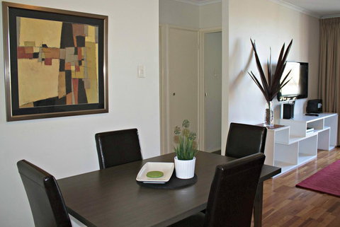 Adelaide DressCircle Apartments - Archer Street - Mackay Tourism 23