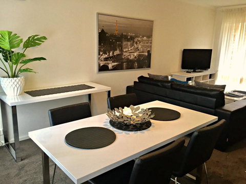 Adelaide DressCircle Apartments - Archer Street - Mackay Tourism 26