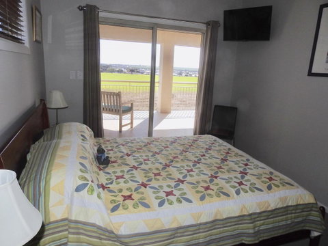Rezare House Bed & Breakfast - Mackay Tourism 13