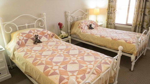 Rezare House Bed & Breakfast - Mackay Tourism 9