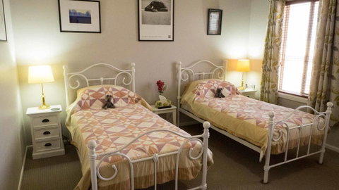 Rezare House Bed & Breakfast - Mackay Tourism 8