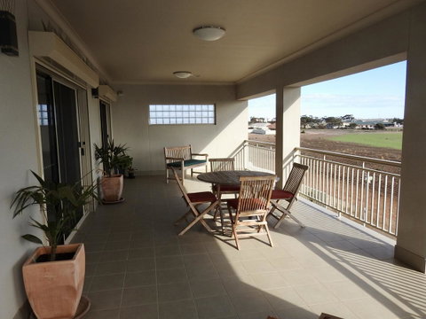 Rezare House Bed & Breakfast - Mackay Tourism 18