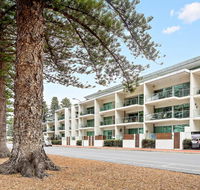 Breeze Beachfront Apartments - Mackay Tourism