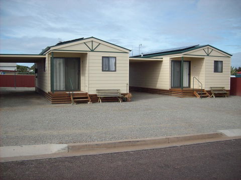 Jacko's Holiday Cabins - Mackay Tourism 7