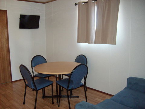 Jacko's Holiday Cabins - Mackay Tourism 2