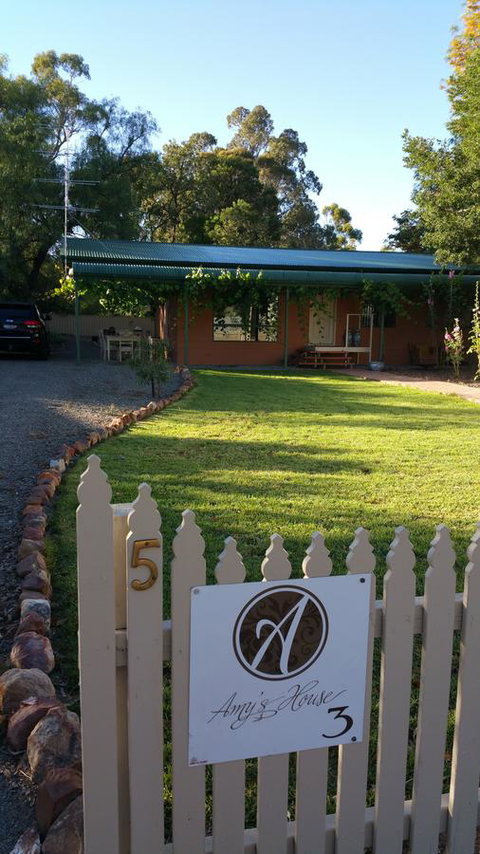 Amy\'s House Bed & Breakfast - Mackay Tourism 11