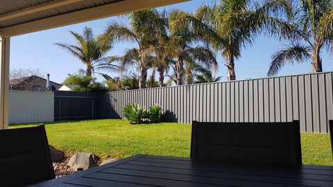 Aldinga Beach Overnighter Or Getaway Home - Mackay Tourism 5