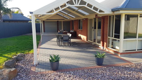 Aldinga Beach Overnighter Or Getaway Home - Mackay Tourism 1