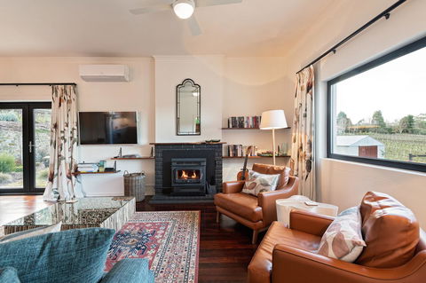 Esto House - Mackay Tourism 9