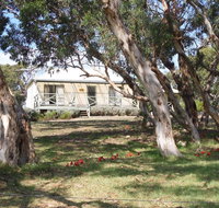 Wenton Farm Holiday Cottages - Mackay Tourism