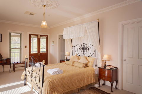 Angaston Saleyards Luxury Accommodation - Mackay Tourism 6