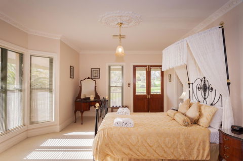 Angaston Saleyards Luxury Accommodation - Mackay Tourism 1