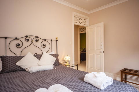 Angaston Saleyards Luxury Accommodation - Mackay Tourism 3