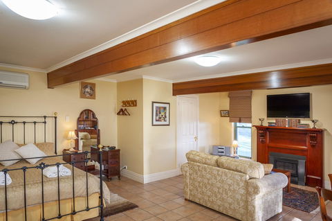 Angaston Saleyards Luxury Accommodation - Mackay Tourism 20